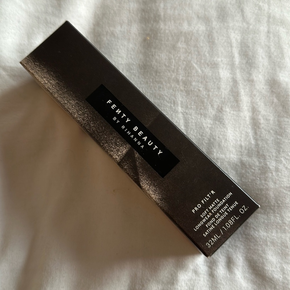 NIB Fenty Pro Filt’r Foundation - Shade 150